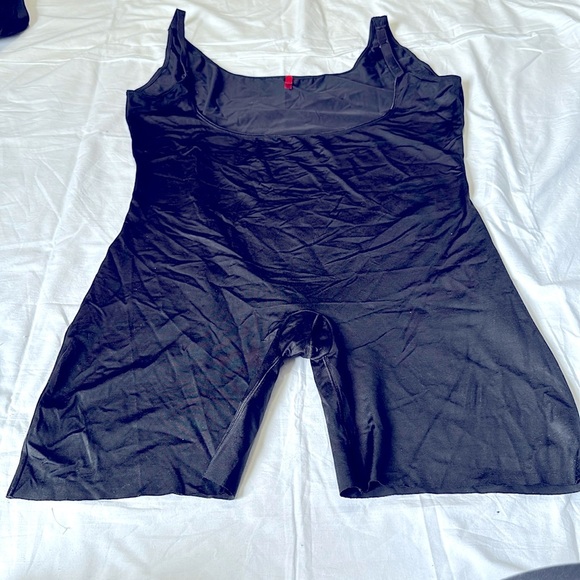 SPANX shaping open bust mid thigh bodysuit with adjustable straps Black 3X - Picture 1 of 8